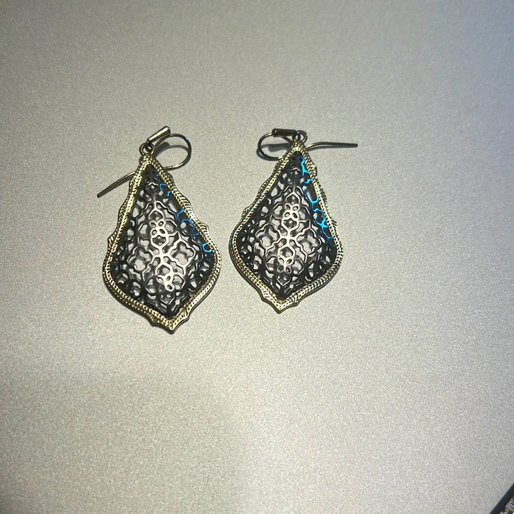 Kendra Scott Addie drop earrings